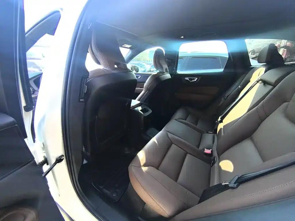 2023 Volvo XC60 Plug-in Hybrid T8 Plug-in Hybrid Long Range AWD Inscription Luxury Edition — миниатюра 14