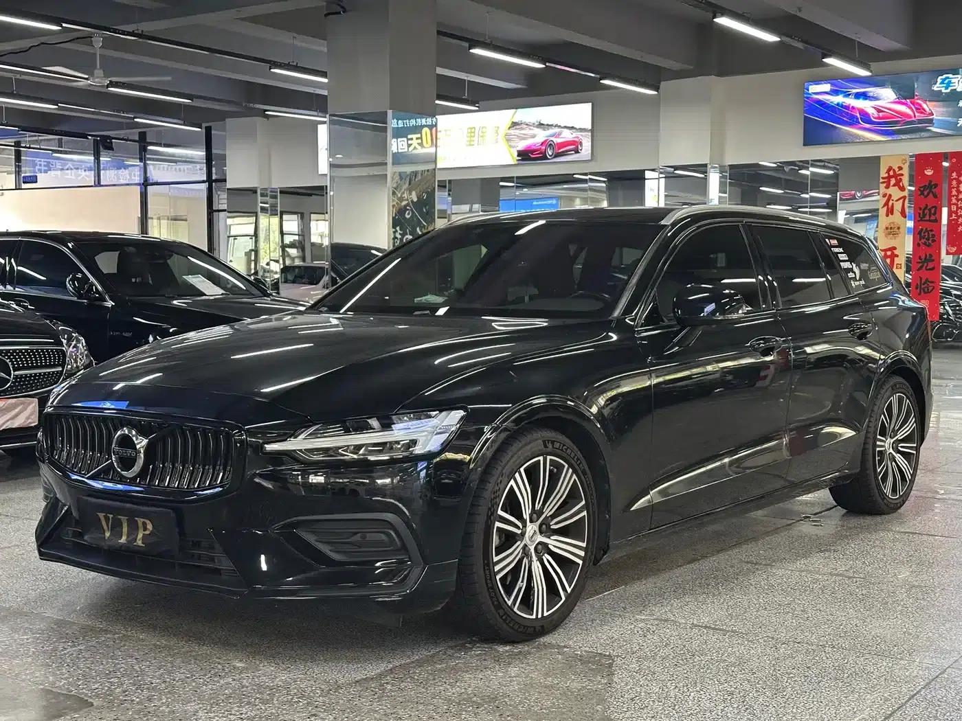 2021 Volvo V60 B5 Inscription Luxury Edition — миниатюра 3