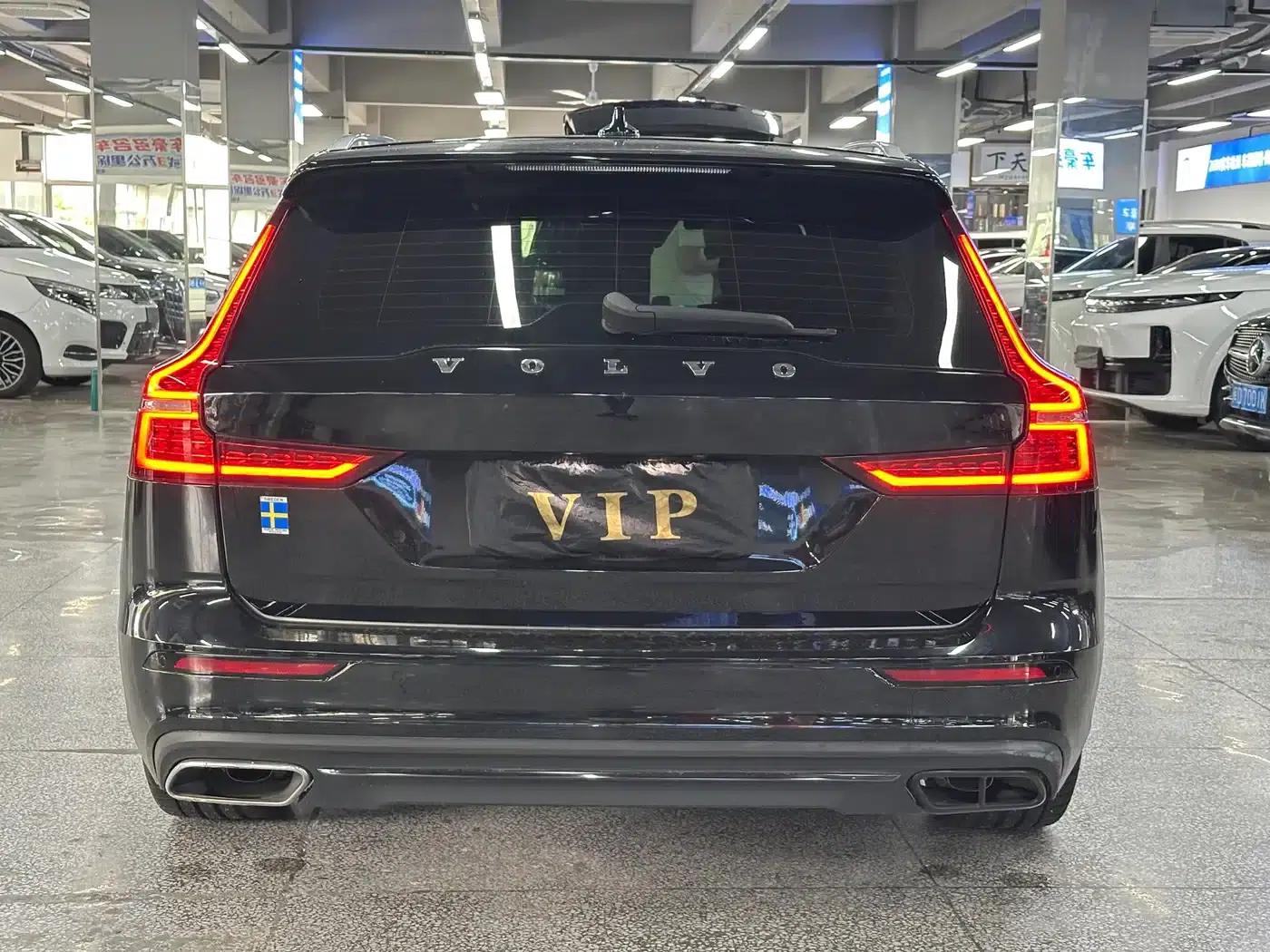 2021 Volvo V60 B5 Inscription Luxury Edition — миниатюра 5