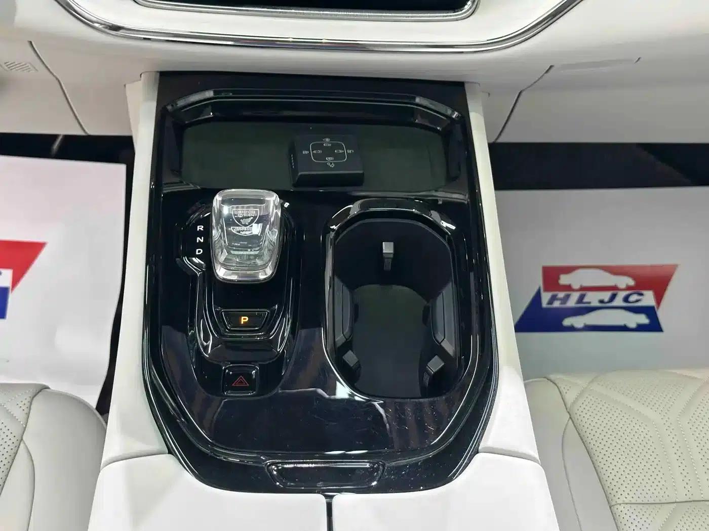 Volvo EM90 2025 Ultra 6-seater — миниатюра 12