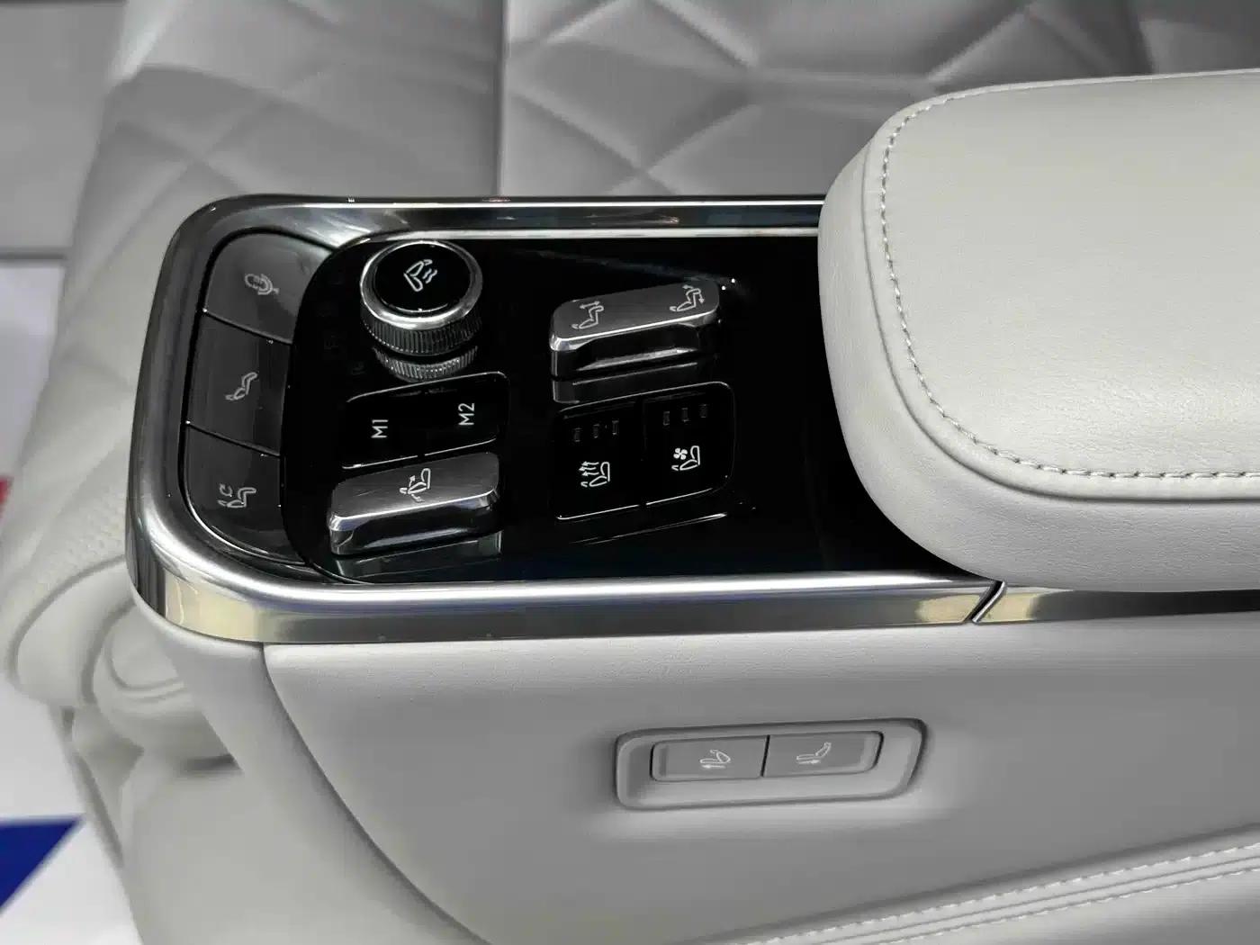 Volvo EM90 2025 Ultra 6-seater — миниатюра 15
