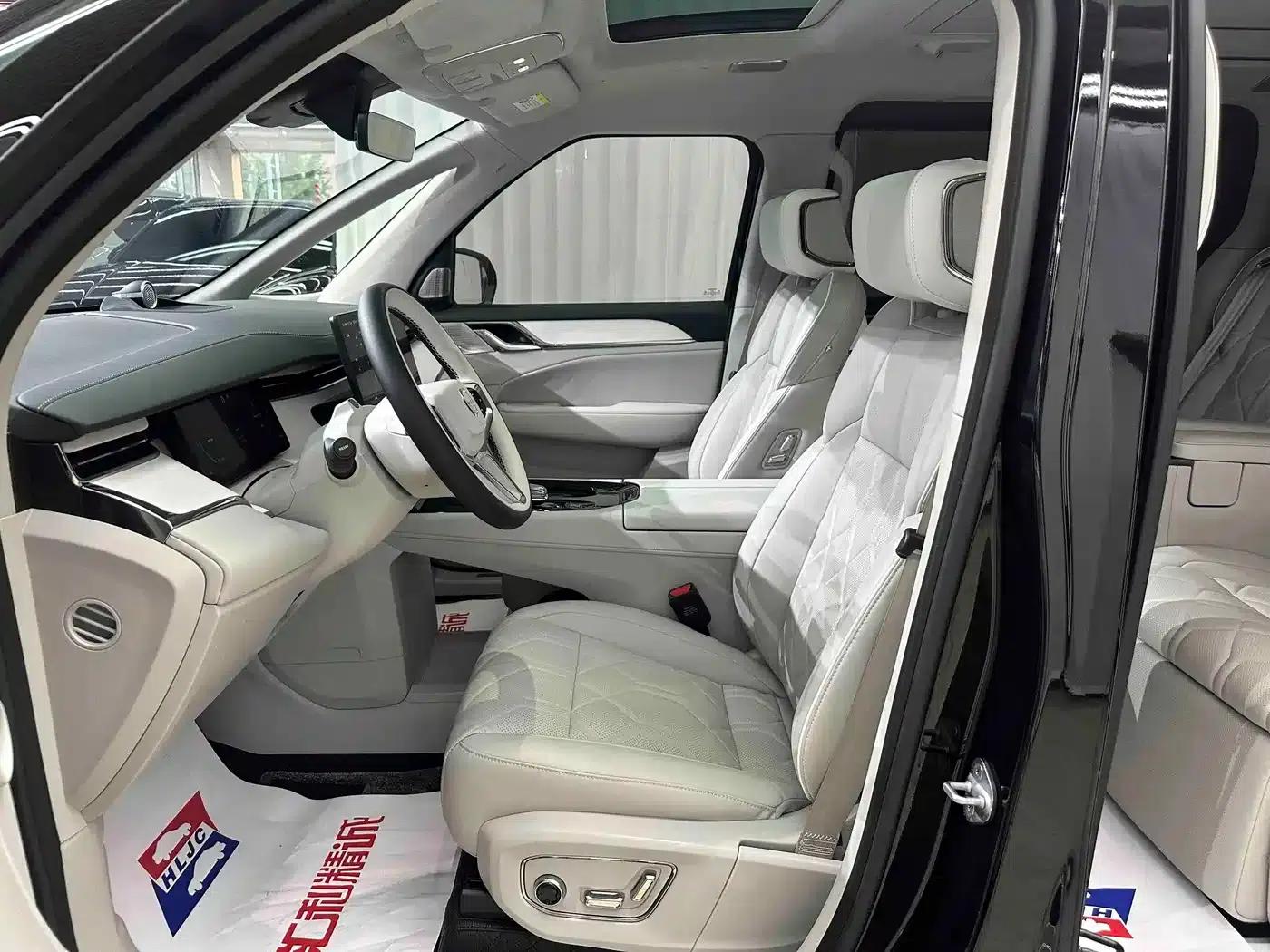 Volvo EM90 2025 Ultra 6-seater — миниатюра 8