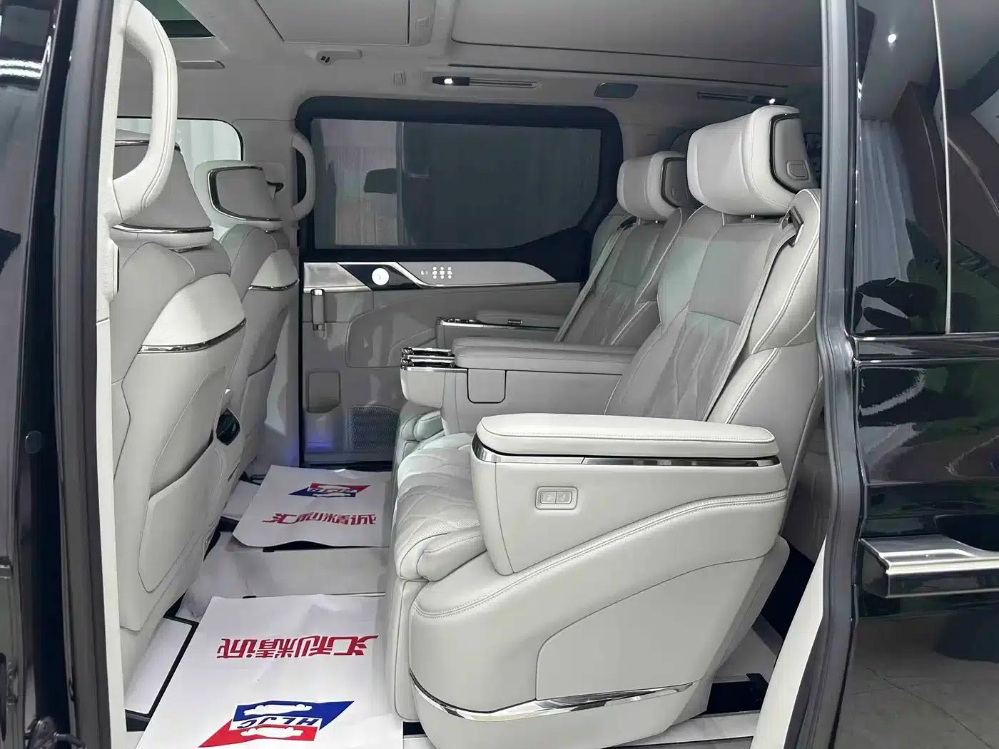 Volvo EM90 2025 Ultra 6-seater — миниатюра 9