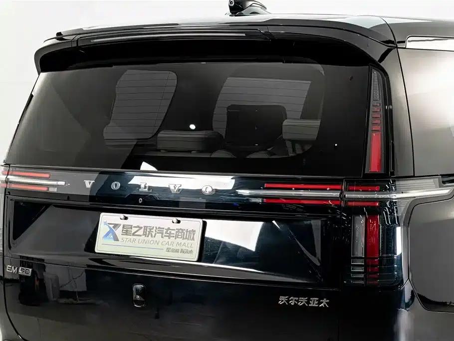 Volvo EM90 2025 Ultra 6-seater — миниатюра 8