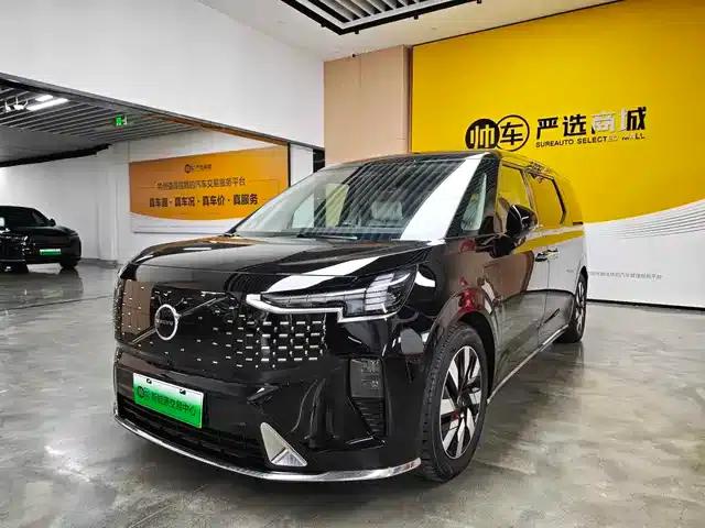 Volvo EM90 2025 Ultra 6-seater
