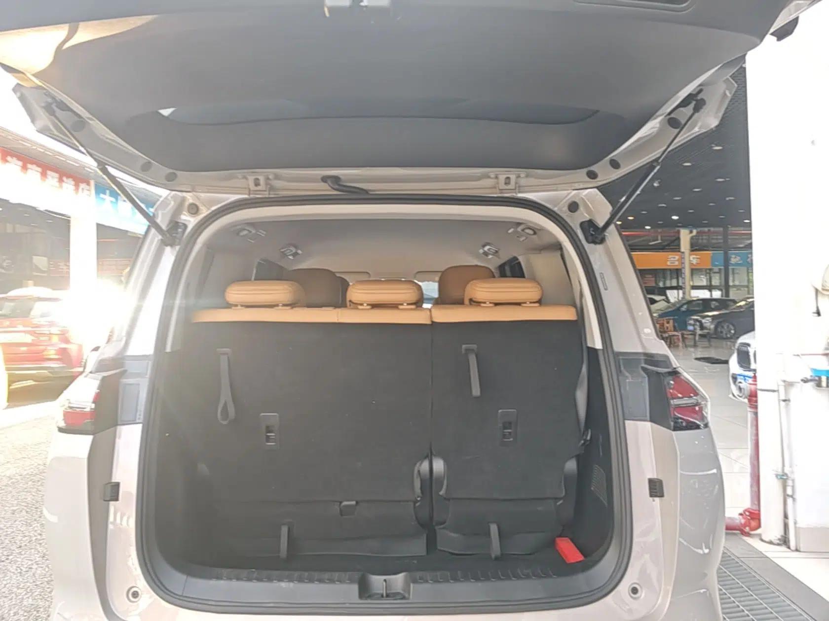 Wuling 730 2025 Model 1.5T CVT Elite Edition — миниатюра 22
