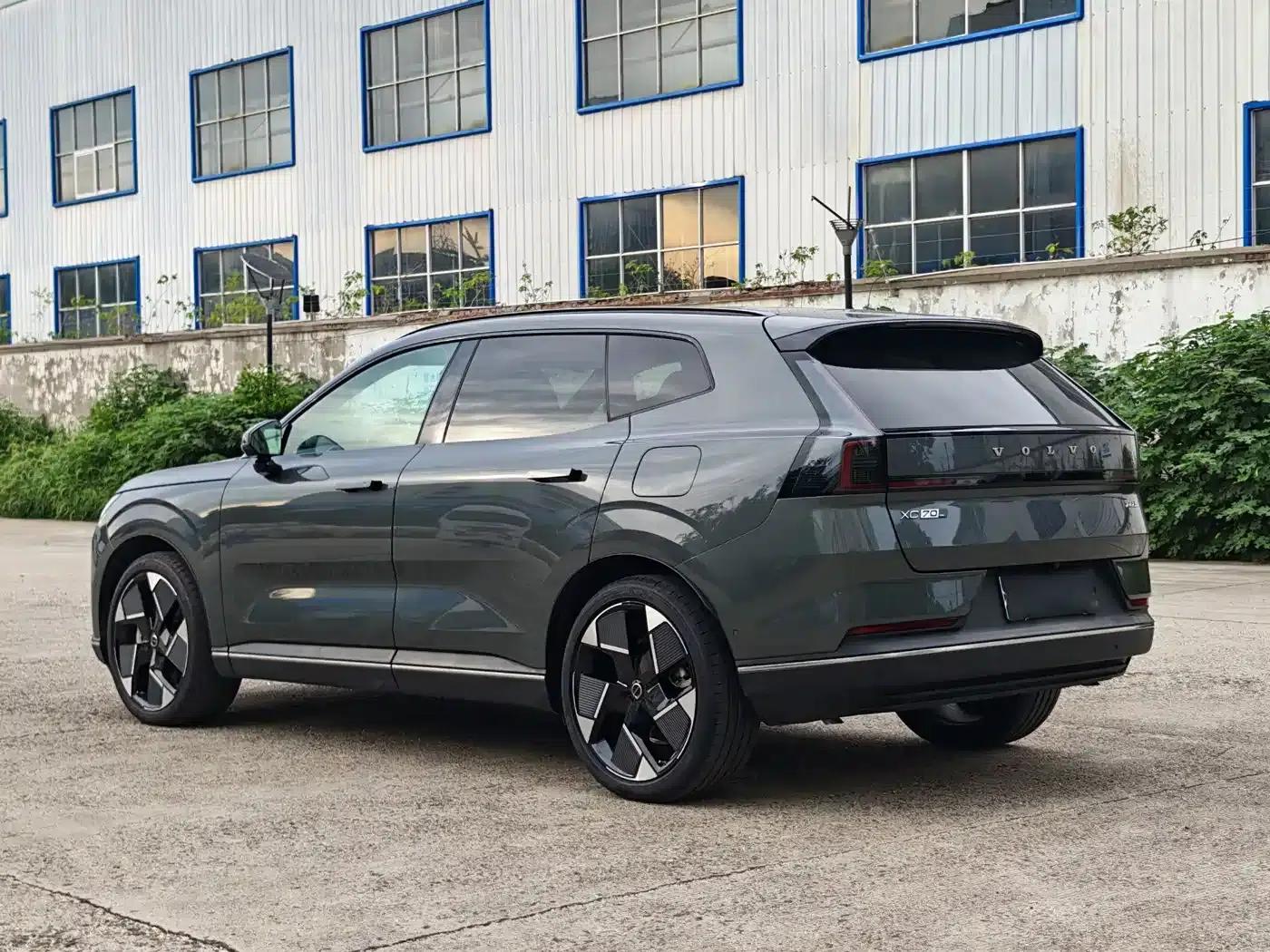 2026 Volvo XC70 Plug-in Hybrid, All-Wheel Drive, Ultra Range — миниатюра 6