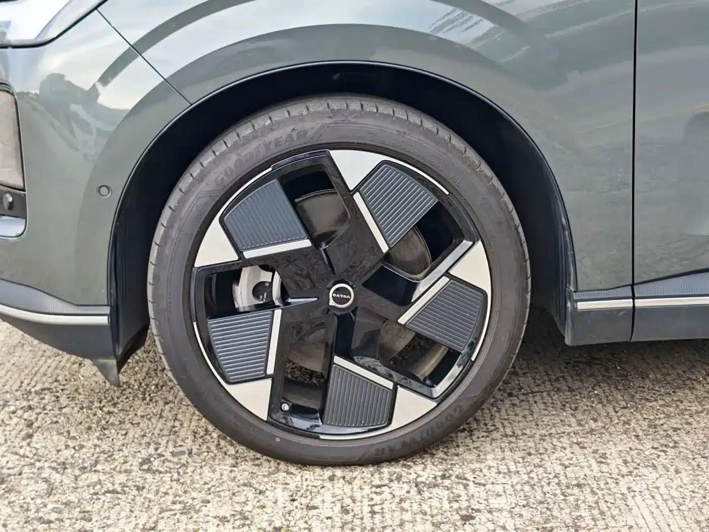 2026 Volvo XC70 Plug-in Hybrid, All-Wheel Drive, Ultra Range — миниатюра 8