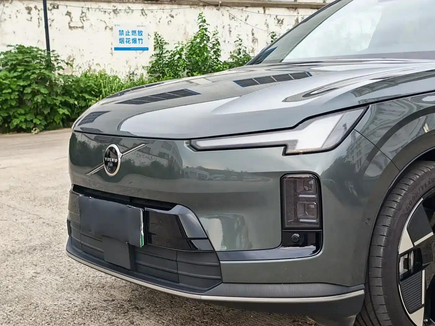 2026 Volvo XC70 Plug-in Hybrid, All-Wheel Drive, Ultra Range — миниатюра 10