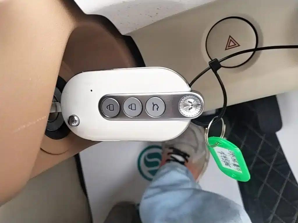 Hongguang MINIEV 2024 Third Generation 215km/h Advanced Edition — миниатюра 9