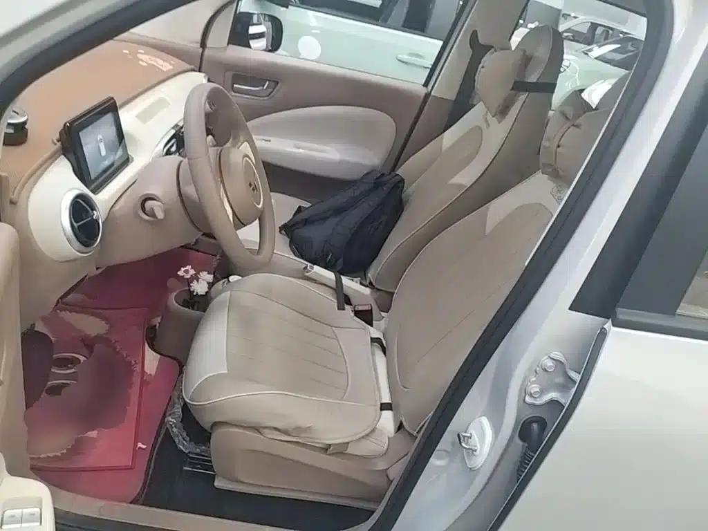 Hongguang MINIEV 2025 Fourth Generation Four-Door Advanced Model — миниатюра 15
