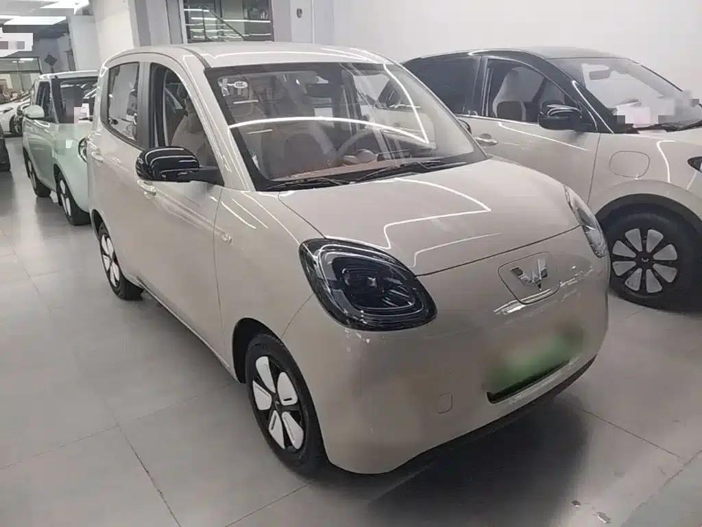 Hongguang MINIEV 2025 Fourth Generation Four-Door Advanced Model — миниатюра 4