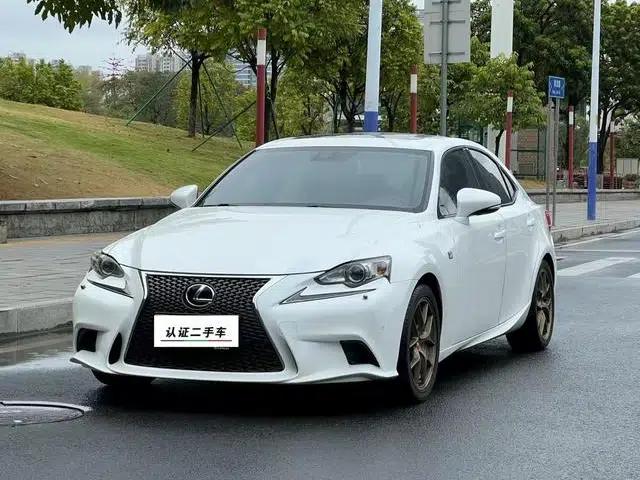 Lexus IS 2015 200t F SPORT