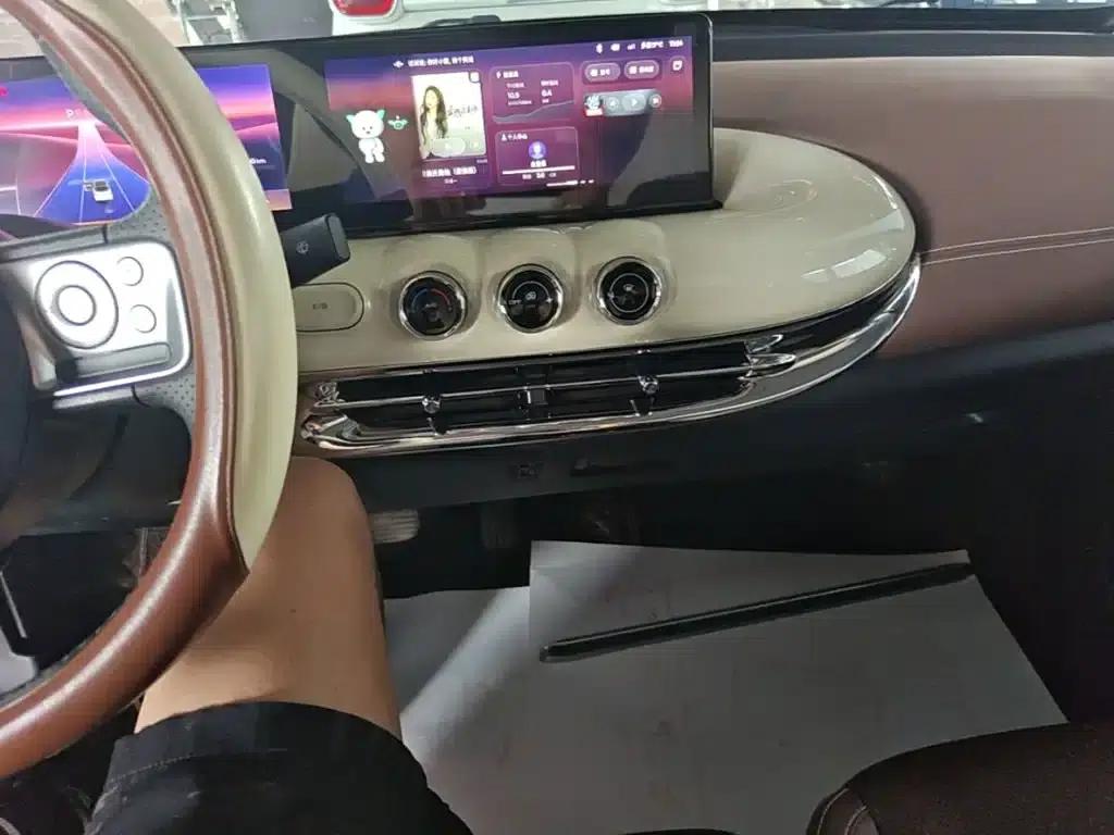 Wuling Bingo 2023 Model, 333km Range, Lingxi Connectivity+ Model — миниатюра 13
