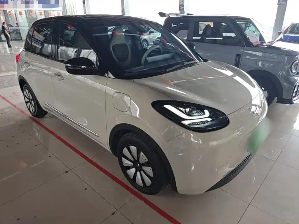 Wuling Bingo 2023 Model, 333km Range, Lingxi Connectivity+ Model — миниатюра 4