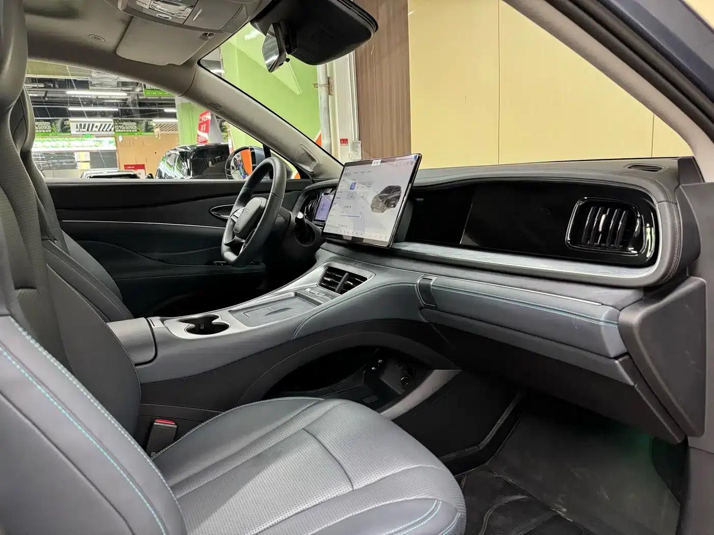 Hiace 07 DM-i 2025 Model 150 Navigator Edition — миниатюра 10