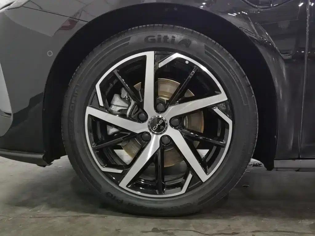 Seal 07 DM-i 2026 Model DM-i 1.5T 230km Premium Edition — миниатюра 17