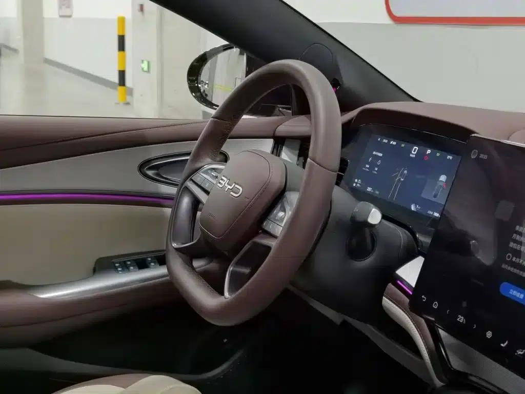 Seal 07 DM-i 2026 Model DM-i 1.5T 230km Premium Edition — миниатюра 22