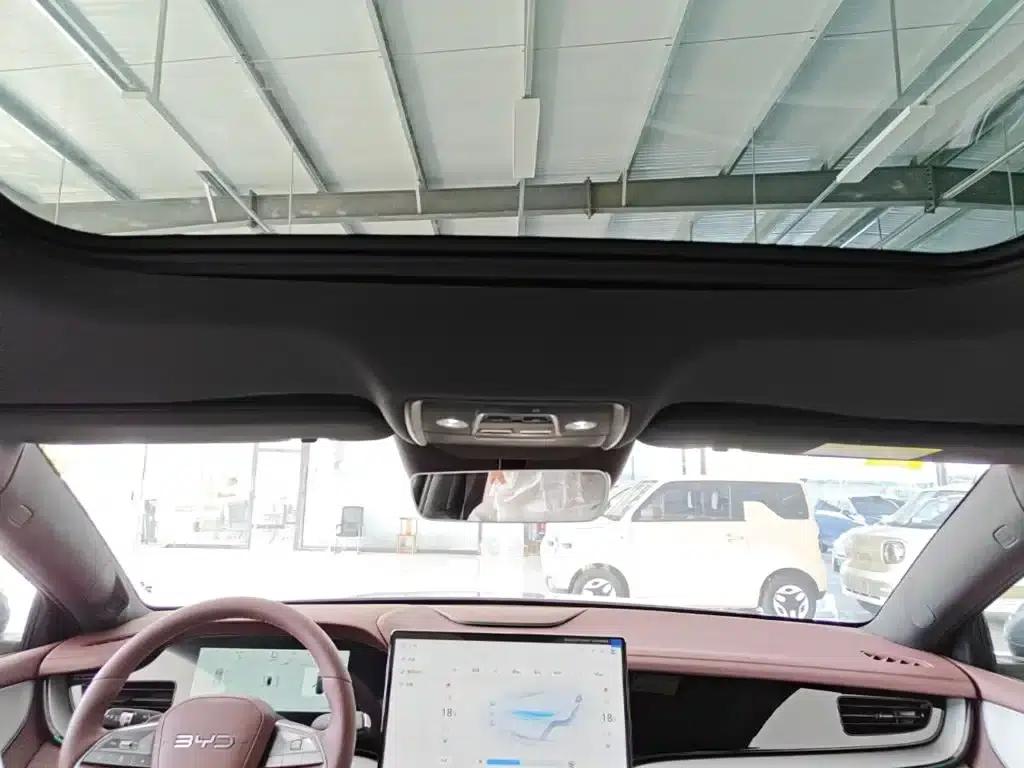 Seal 07 DM-i 2026 Model DM-i 1.5T 135km Premium — миниатюра 18