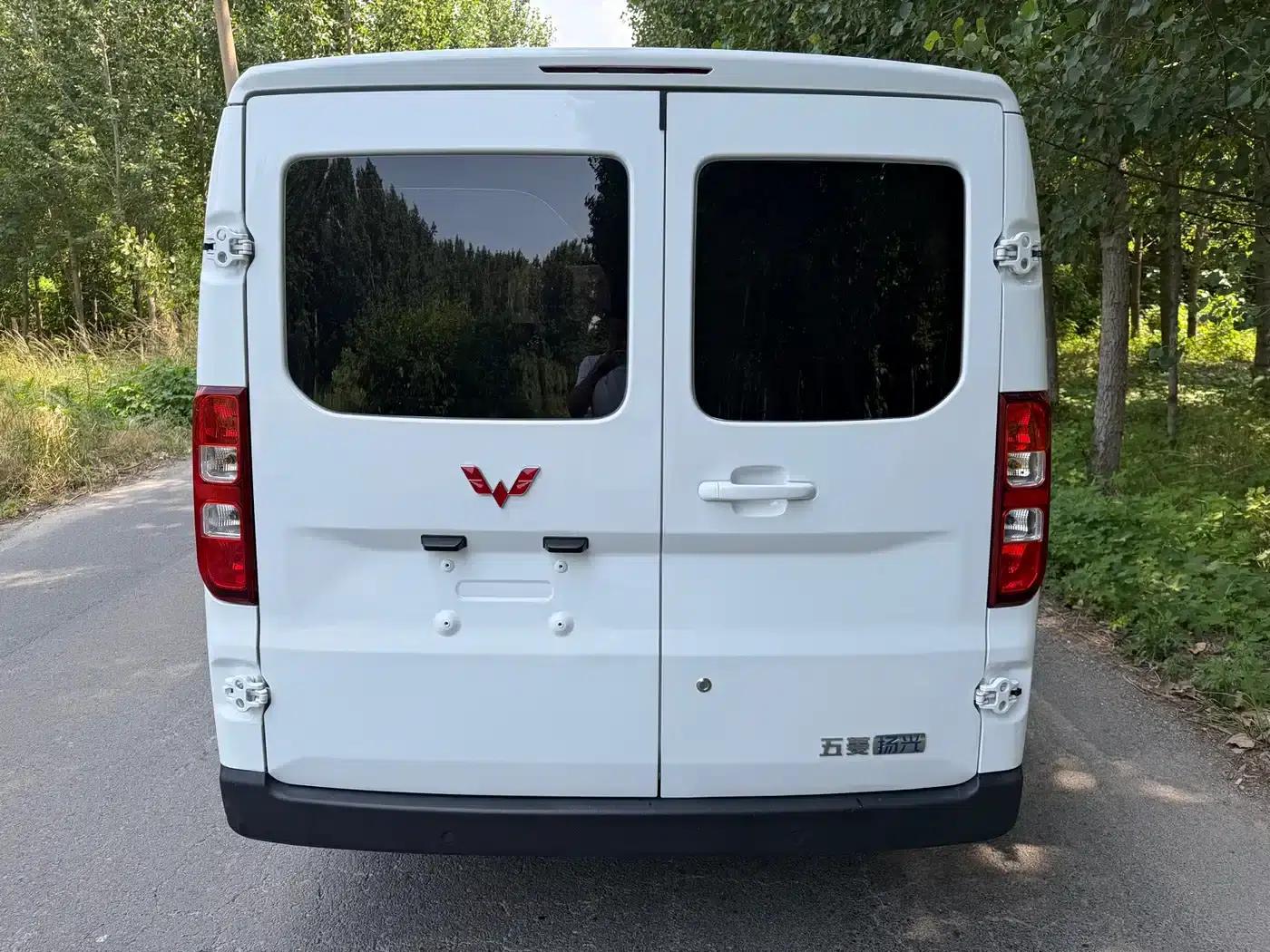 Wuling Yangguang 2024 Model 300km Comfort Bus Version 60kW — миниатюра 4