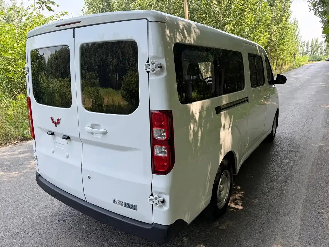 Wuling Yangguang 2024 Model 300km Comfort Bus Version 60kW — миниатюра 5