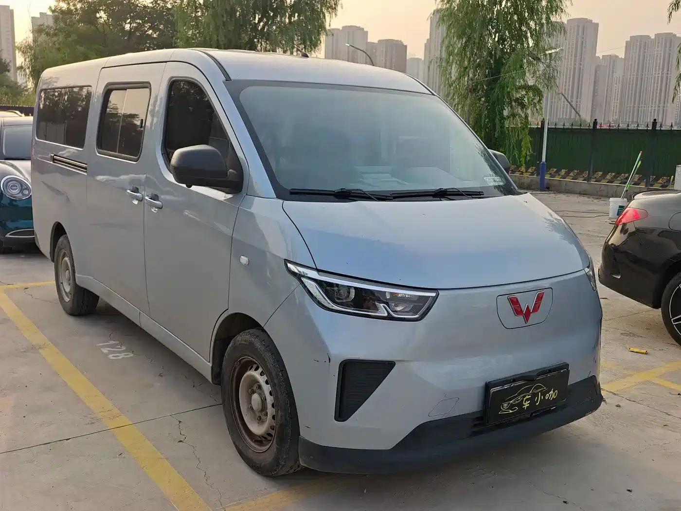 Wuling Yangguang 2024 Model 300km Comfort Bus Version 60kW — миниатюра 3