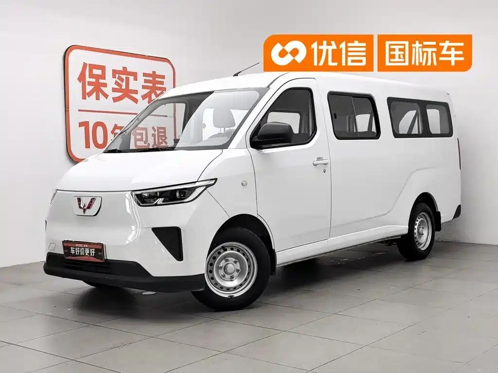 Wuling Yangguang 2024 Model 300km Comfort Bus Version 75kW — миниатюра 1