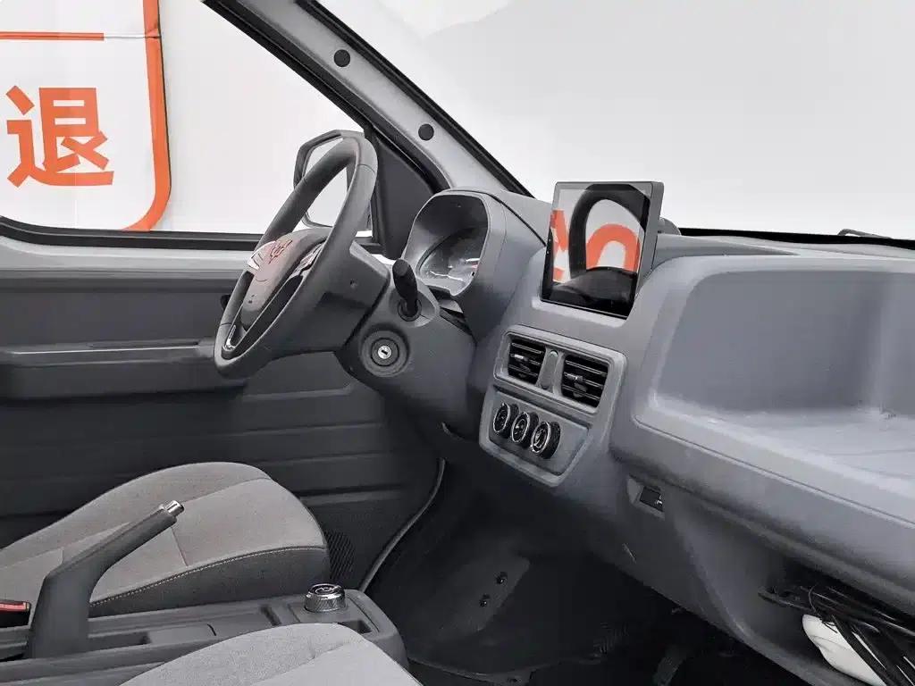 Wuling Yangguang 2024 Model 300km Comfort Bus Version 75kW — миниатюра 22