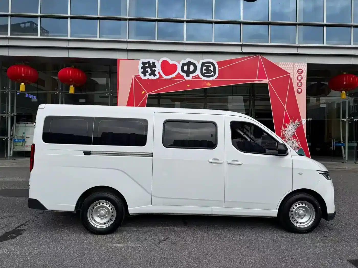 Wuling Yangguang 2025 400km/h Bus Comfort Edition — миниатюра 4