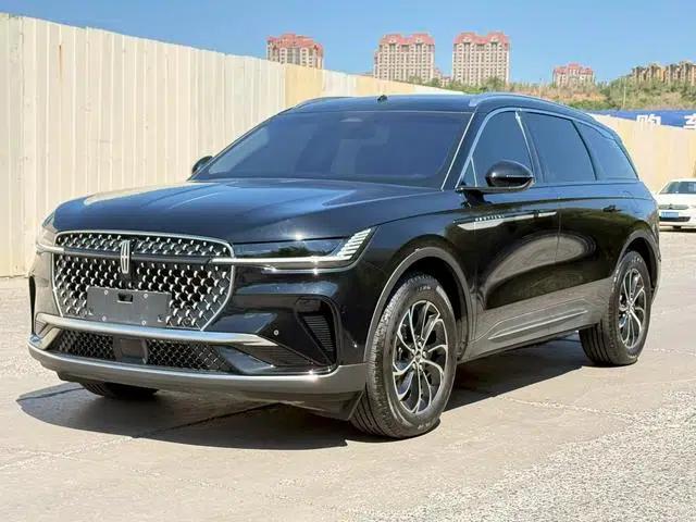 Navigator 2023 2.0T AWD Premium Edition