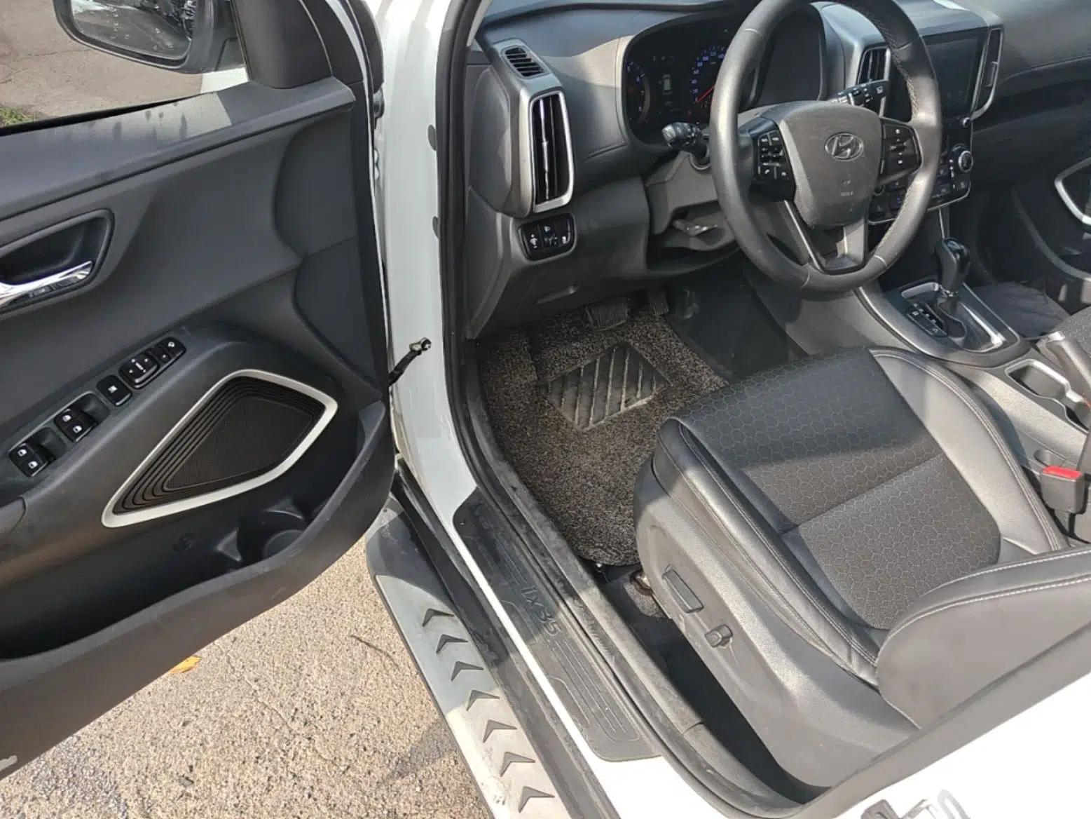 Hyundai ix35 2018 2.0L Automatic 2WD Zhiyong·Changxiang Edition — миниатюра 18