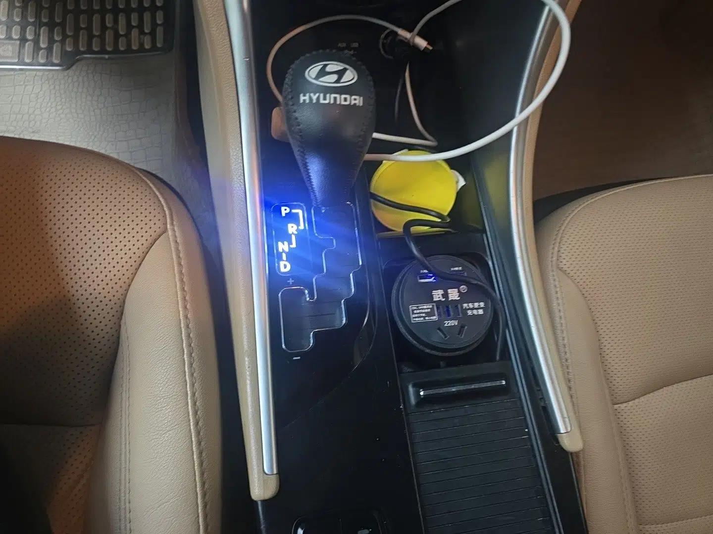 Hyundai Sonata 2011 2.0L Automatic Luxury Edition — миниатюра 14