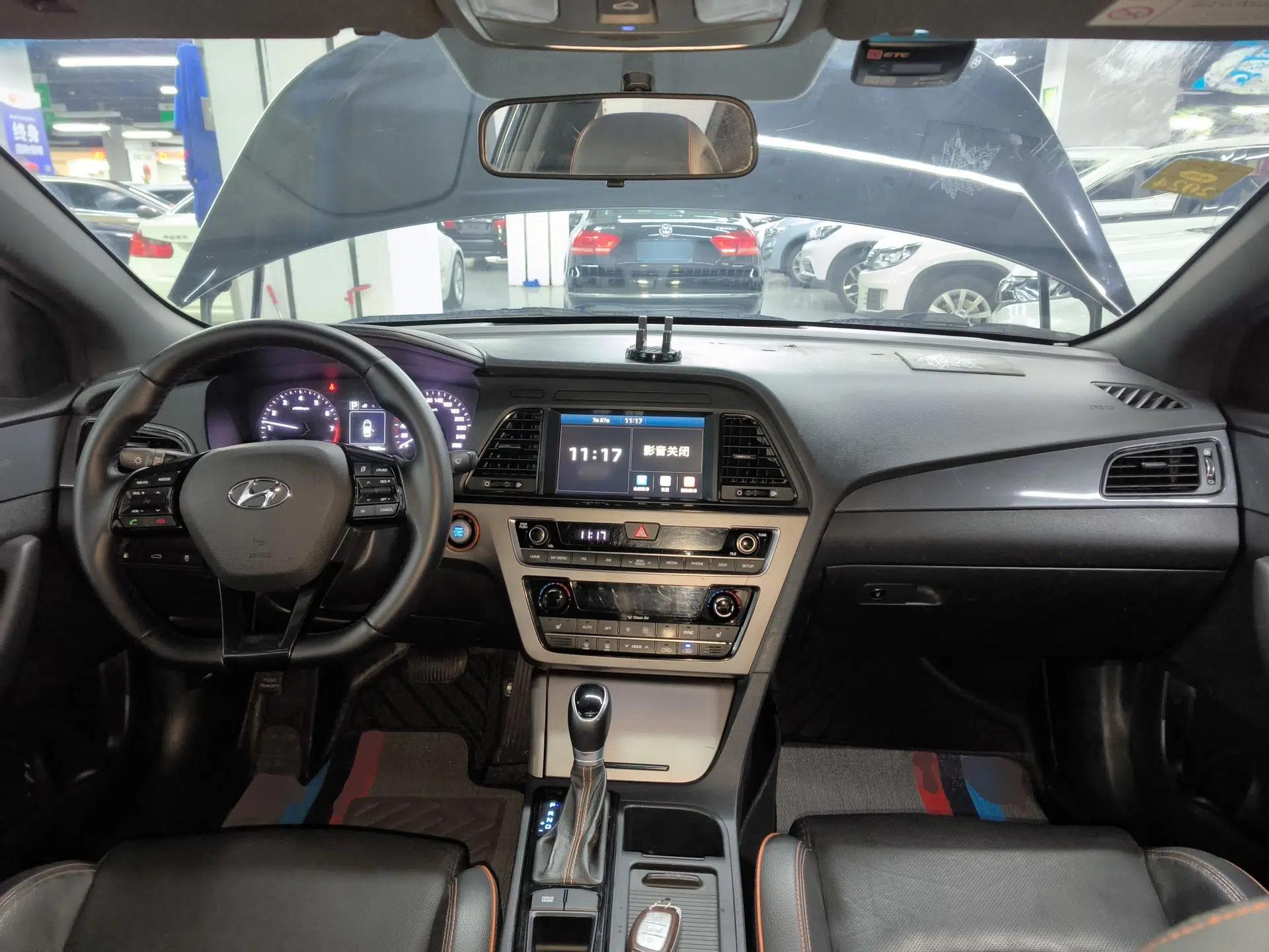 Hyundai Sonata 2017 1.6T GLS Smart Model — миниатюра 12