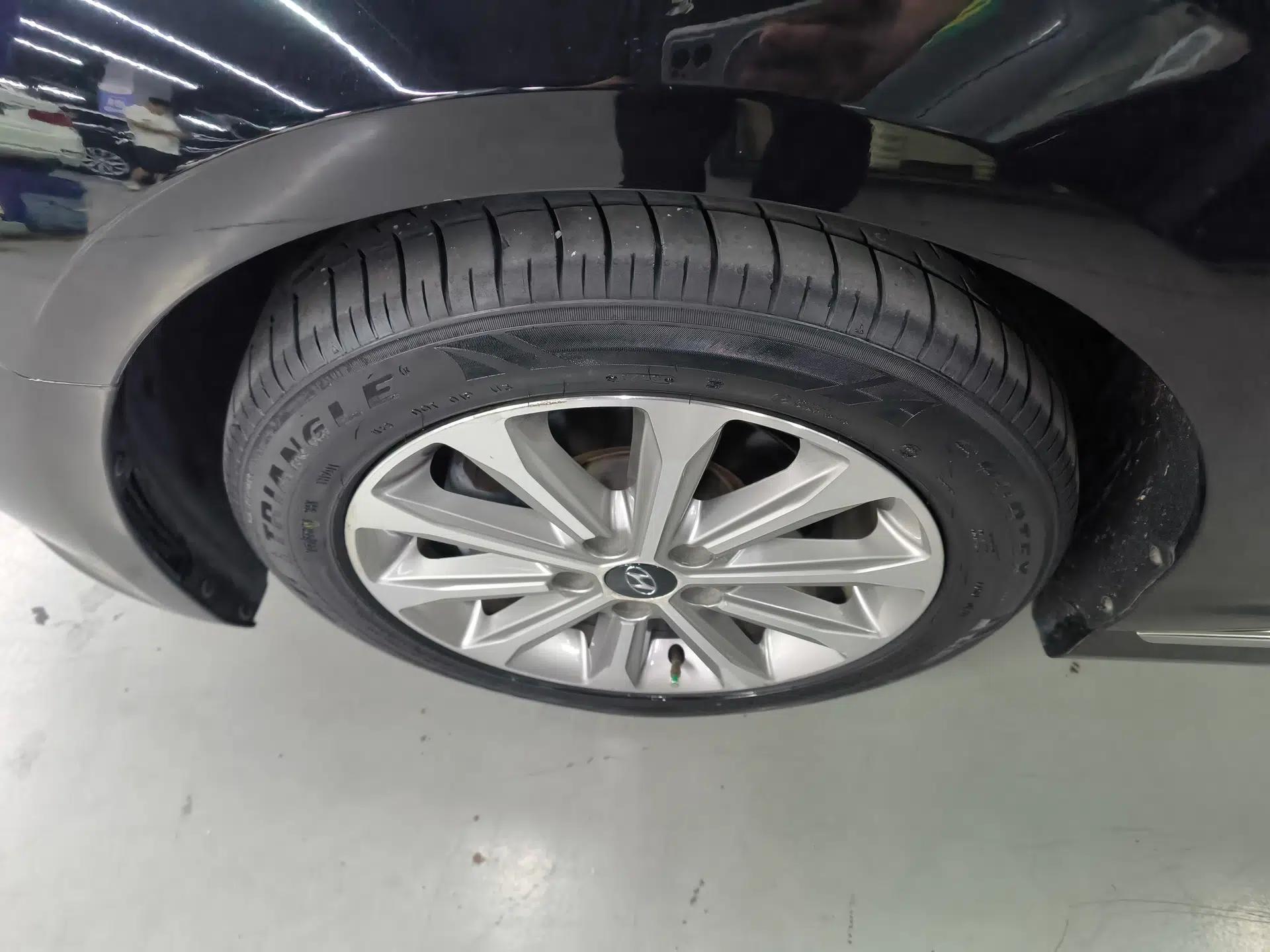 Hyundai Sonata 2017 1.6T GLS Smart Model — миниатюра 10