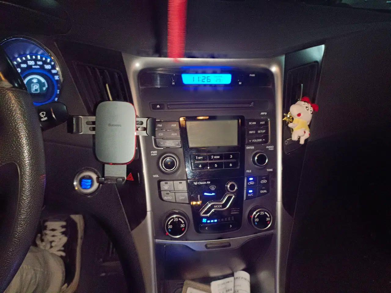 Hyundai Sonata 2011 2.0L Automatic Luxury Edition — миниатюра 13