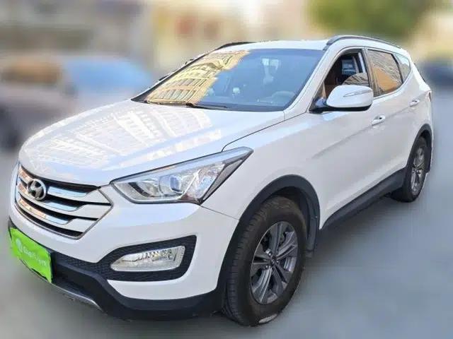 Hyundai Santa Fe 2013 2.4L Automatic 2WD Comfort Edition
