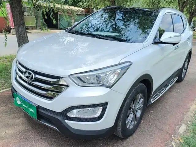 Hyundai Santa Fe 2015 2.0T Automatic 4x4 Smart 7-Seater