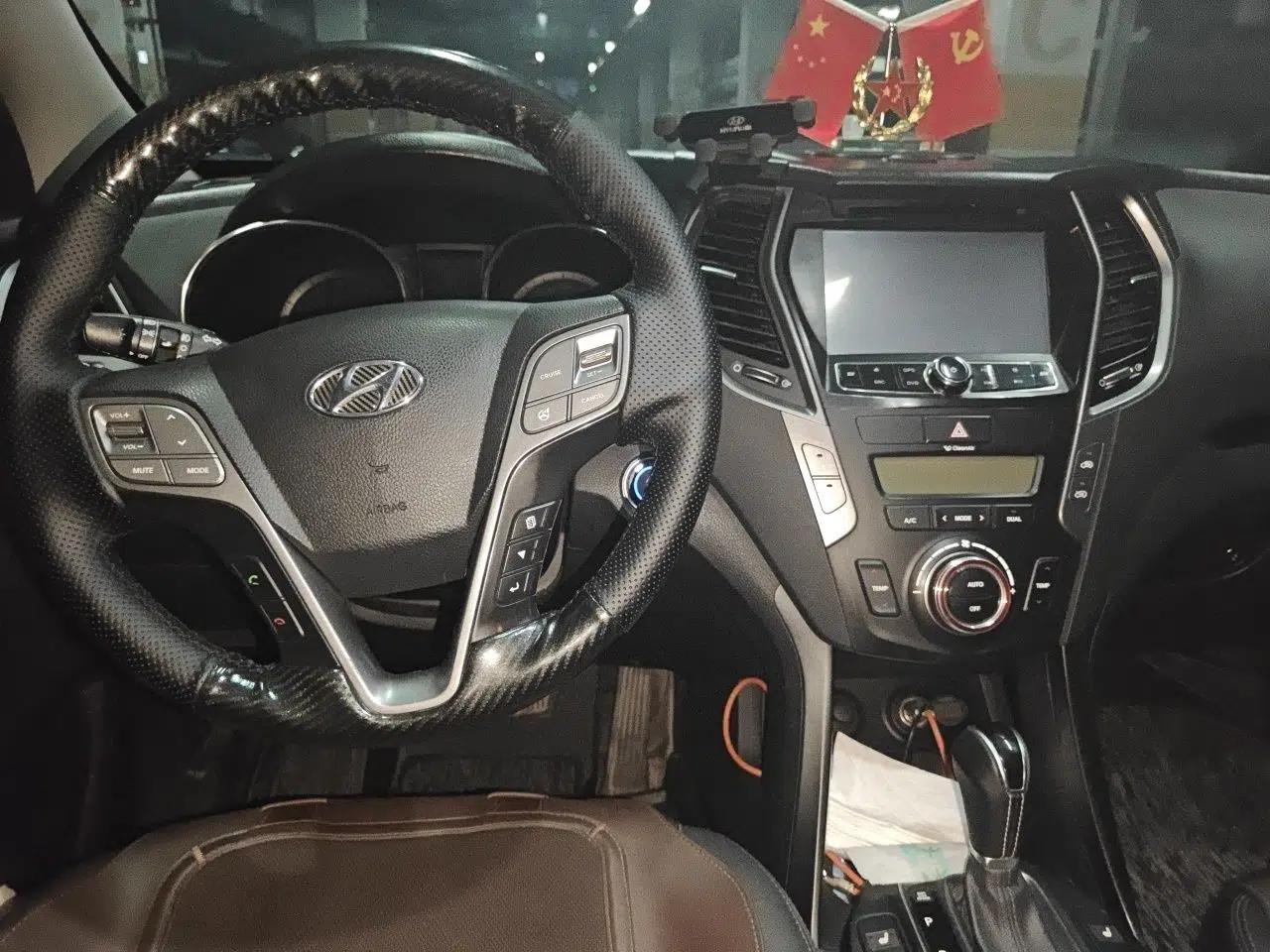 Hyundai Santa Fe 2013 2.4L Automatic Two-Wheel Drive Smart Version — миниатюра 9