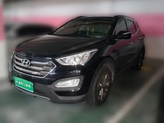 Hyundai Santa Fe 2013 2.4L Automatic Two-Wheel Drive Smart Version