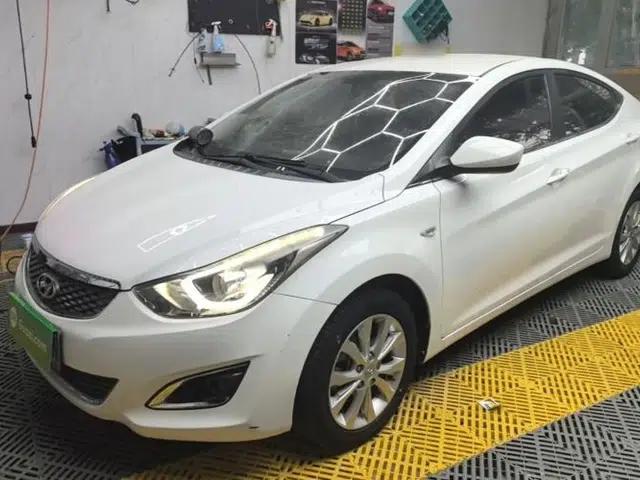 Hyundai Elantra (5th Generation / Langdong) 2016 1.6L Automatic Smart Version