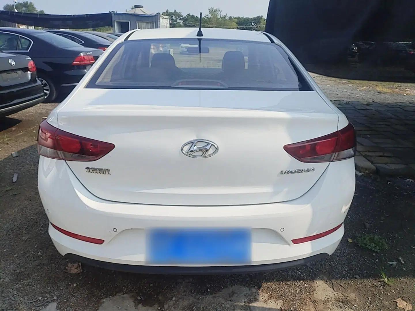 Hyundai Verna (new generation) 2016 1.4L Automatic Cool Edition GLS — миниатюра 5