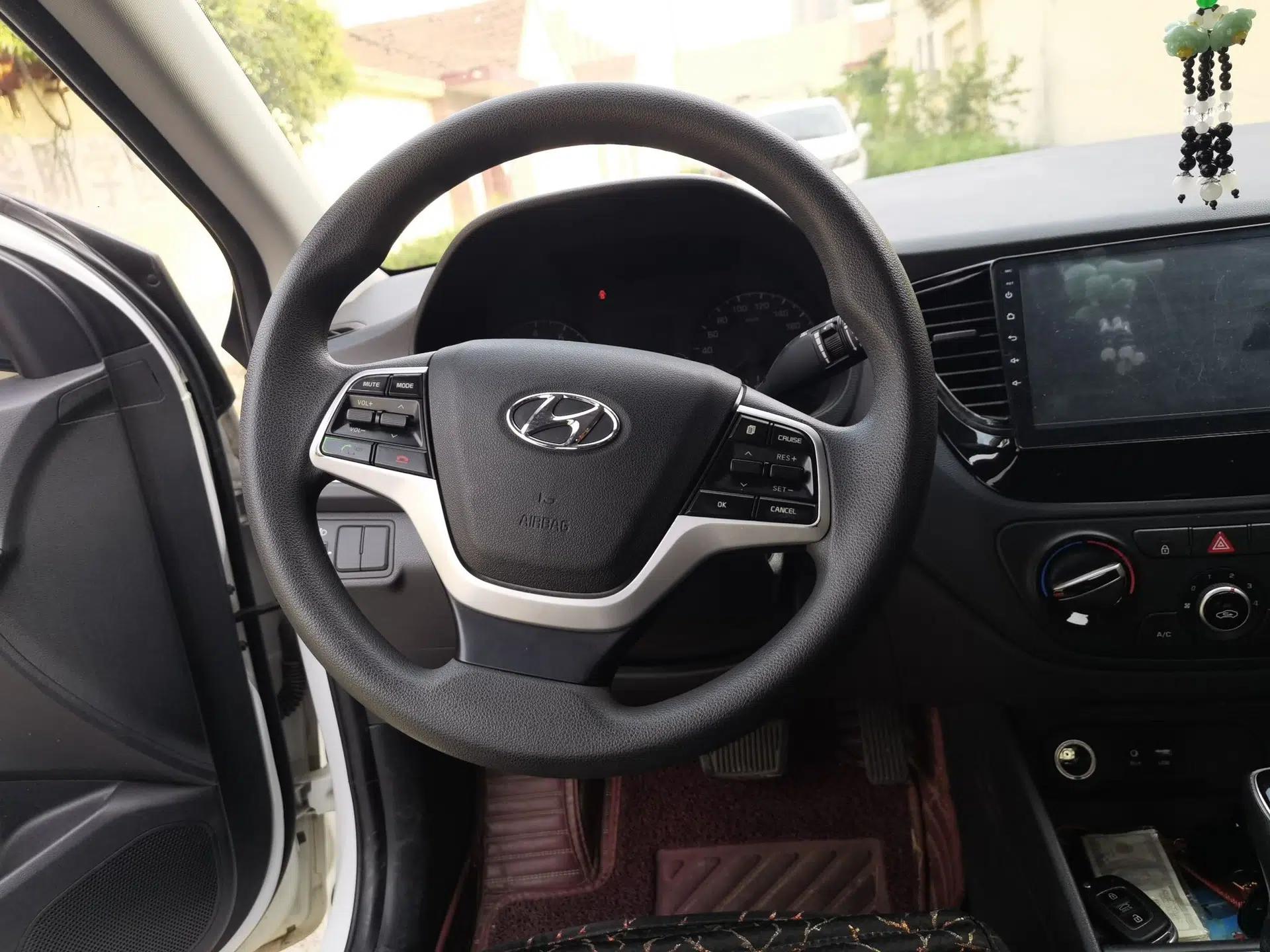 Hyundai Verna (new generation) 2016 1.4L Automatic Cool Edition GLS — миниатюра 10
