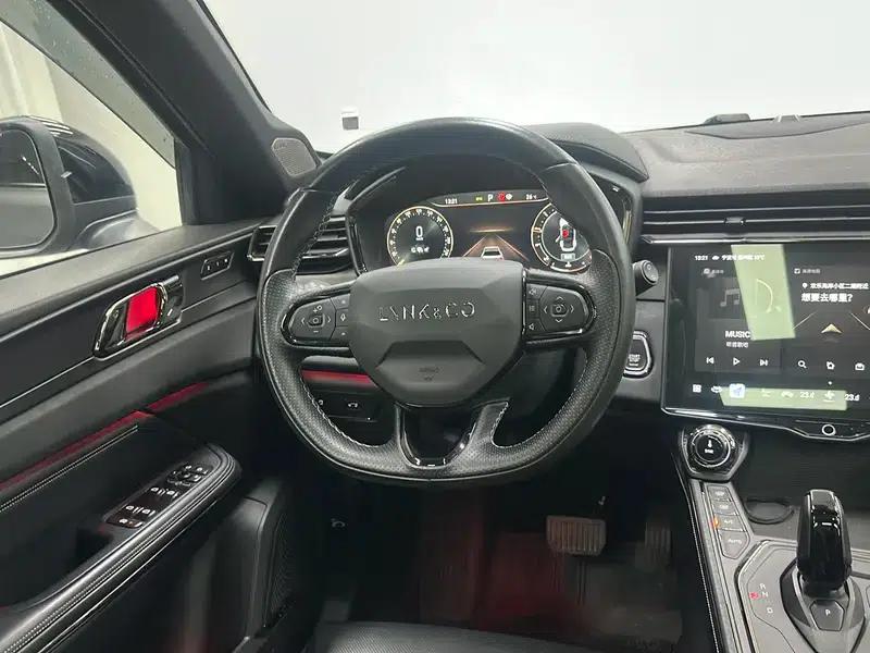Lynk & Co 01 2021 2.0TD AWD Halo — миниатюра 16