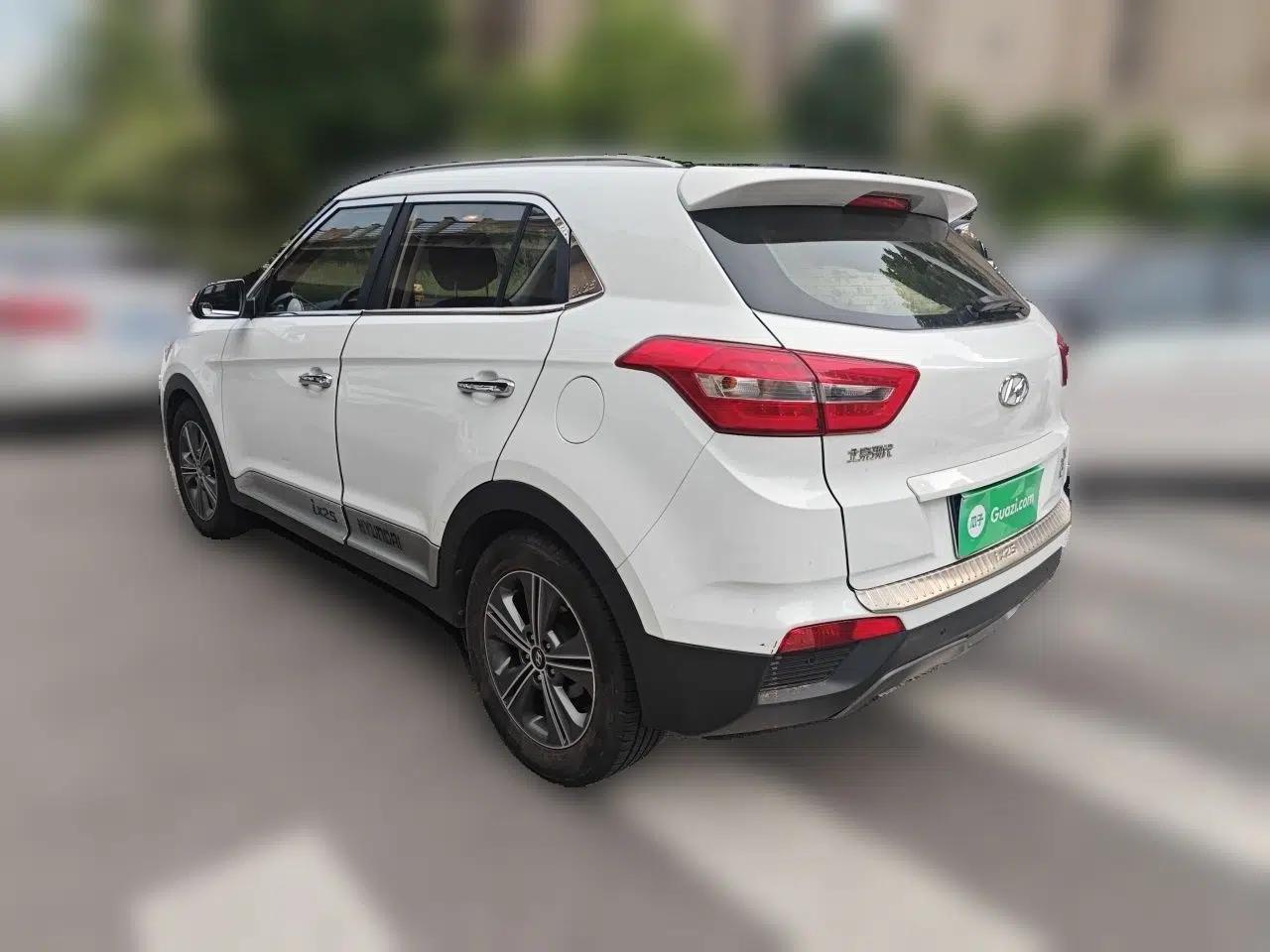 Hyundai ix25 2015 1.6L Automatic Two-Wheel-Drive Deluxe DLX Model — миниатюра 4