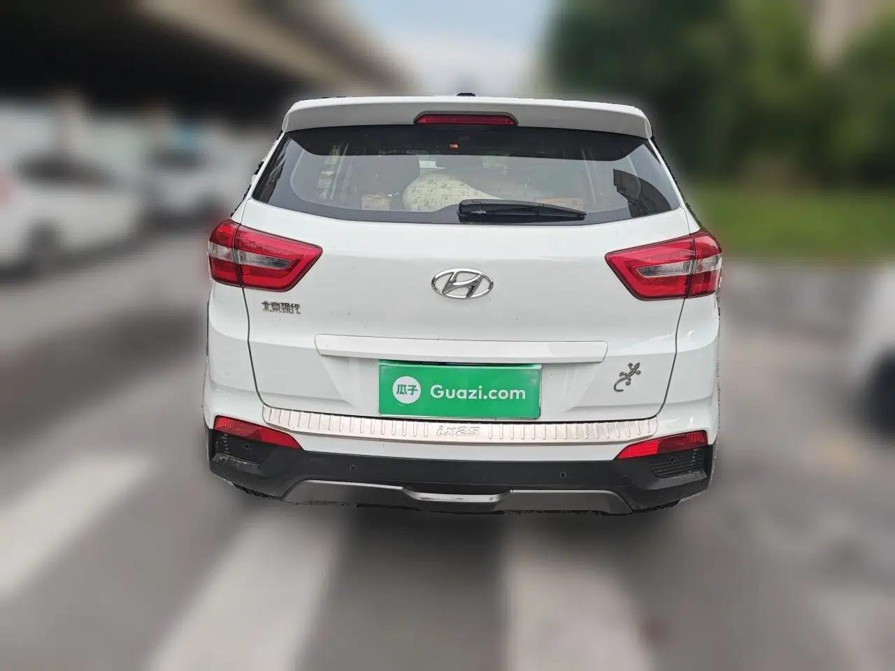 Hyundai ix25 2015 1.6L Automatic Two-Wheel-Drive Deluxe DLX Model — миниатюра 5