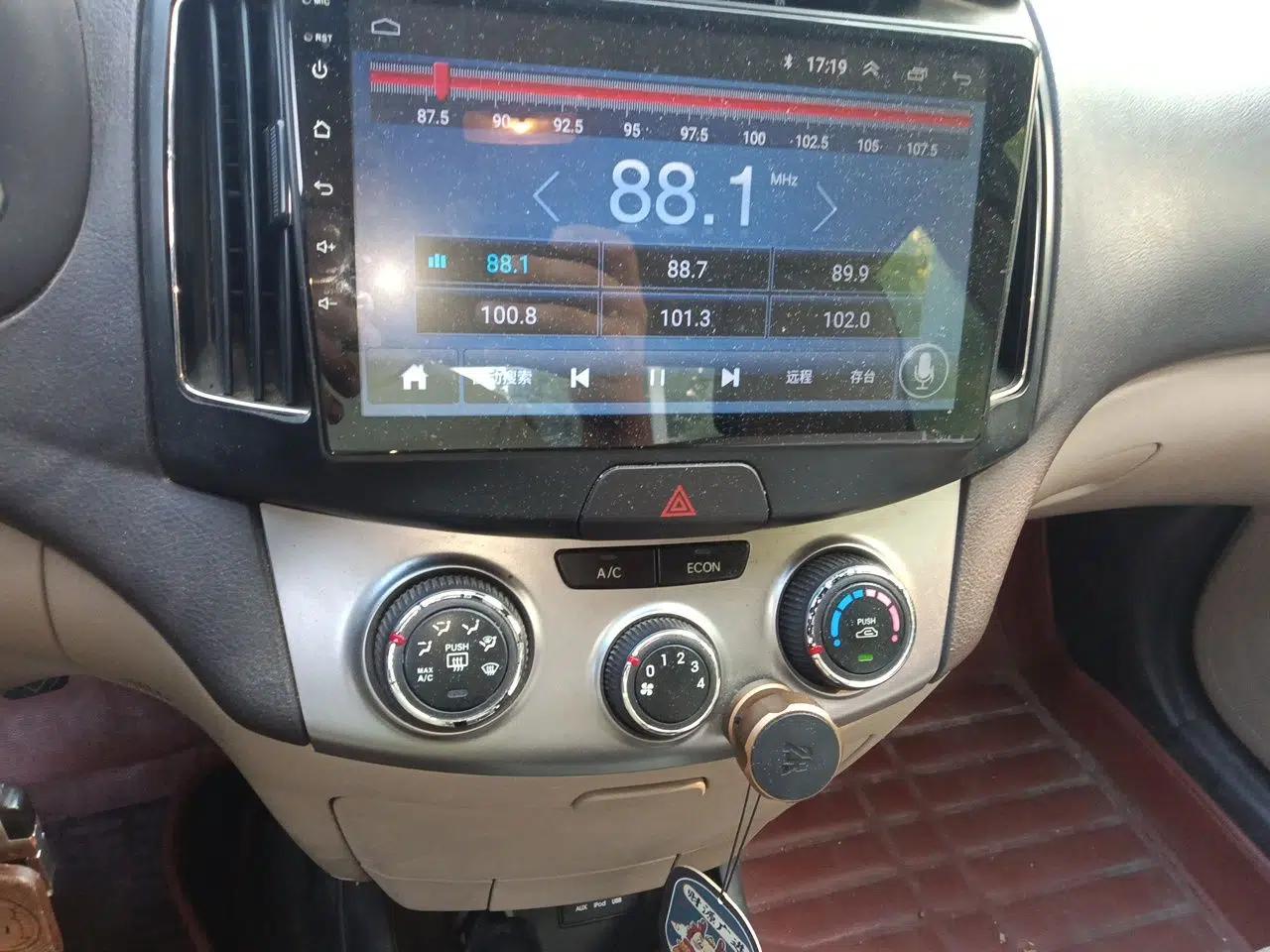 Hyundai Celesta 2011 1.6L Manual Comfort Edition — миниатюра 13