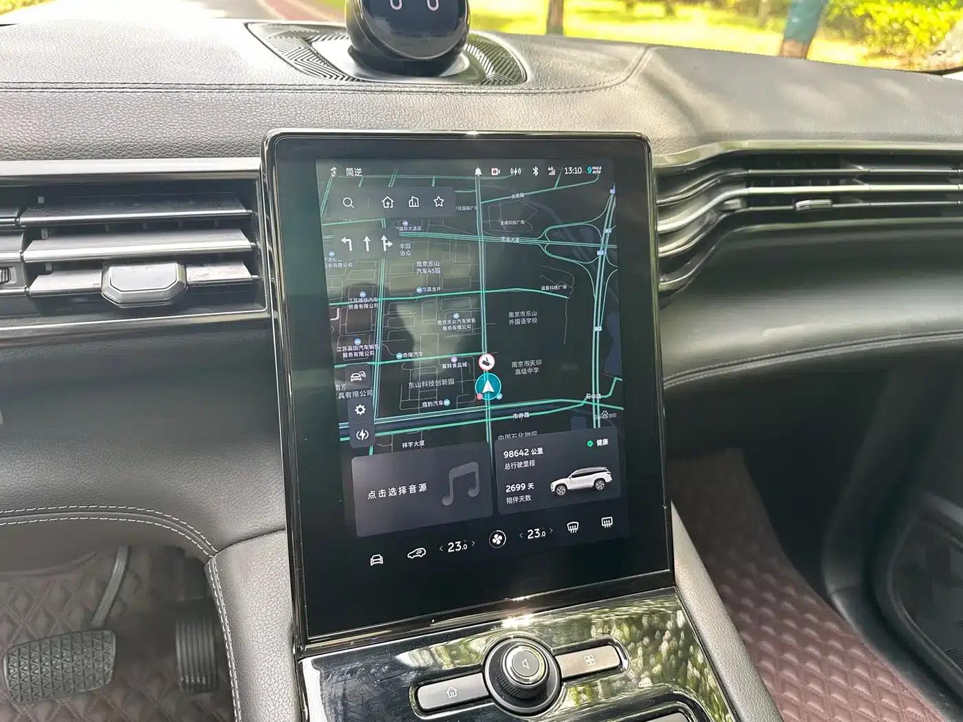 NIO ES8 2018 355KM Base Edition Seven-Seat Version — миниатюра 14