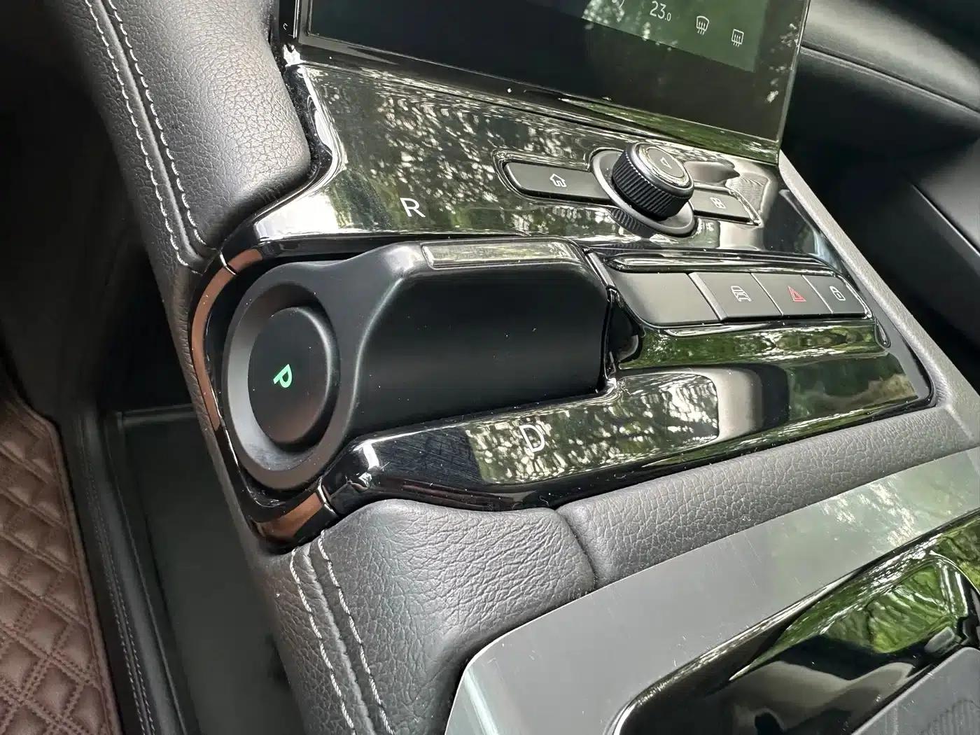 NIO ES8 2018 355KM Base Edition Seven-Seat Version — миниатюра 23