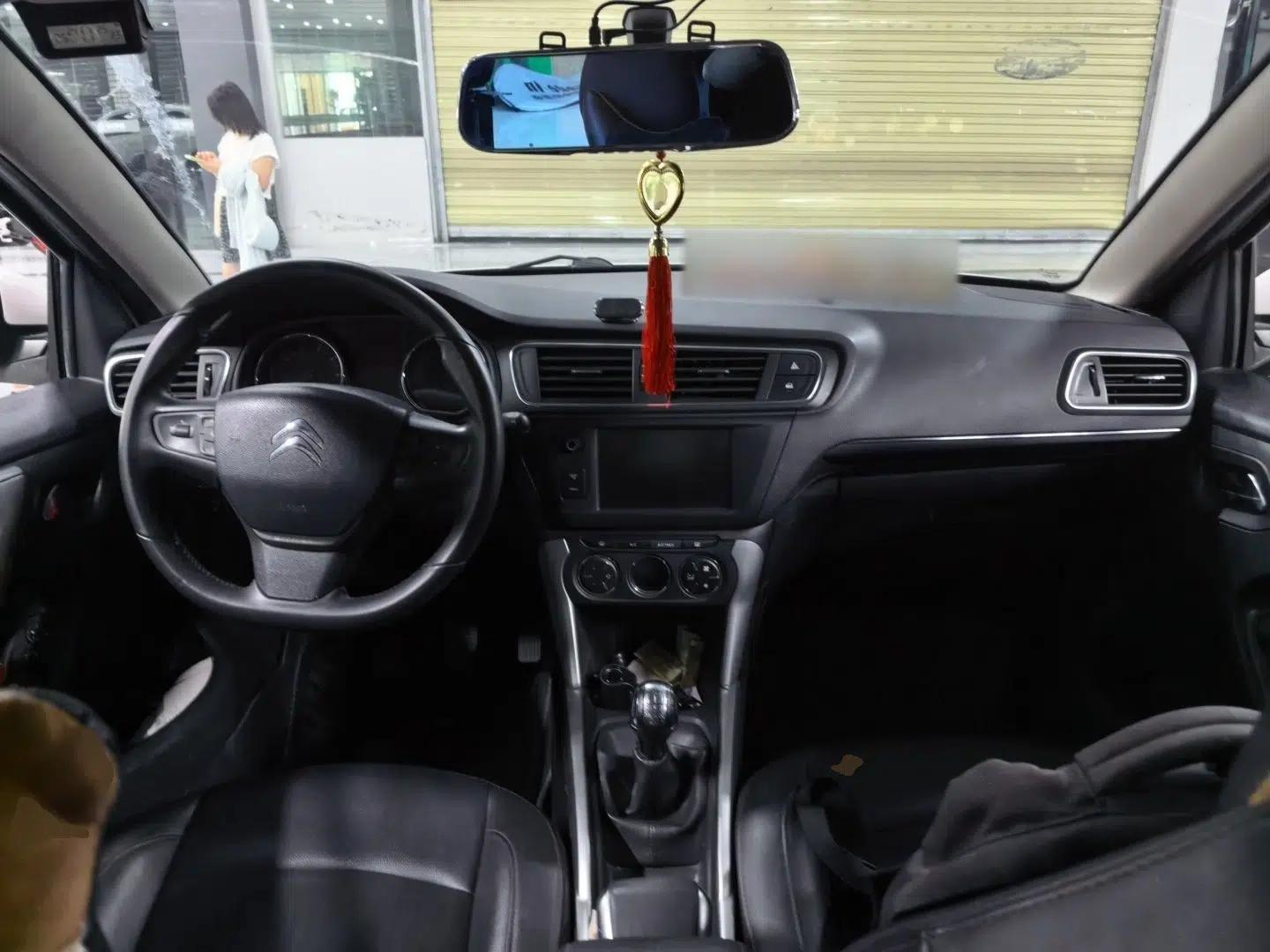 Citroen C3-XR 2015 1.6L Manual Pioneer Model — миниатюра 9