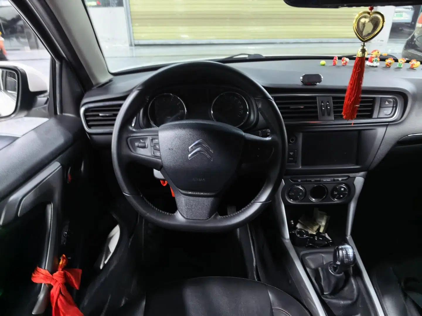 Citroen C3-XR 2015 1.6L Manual Pioneer Model — миниатюра 10